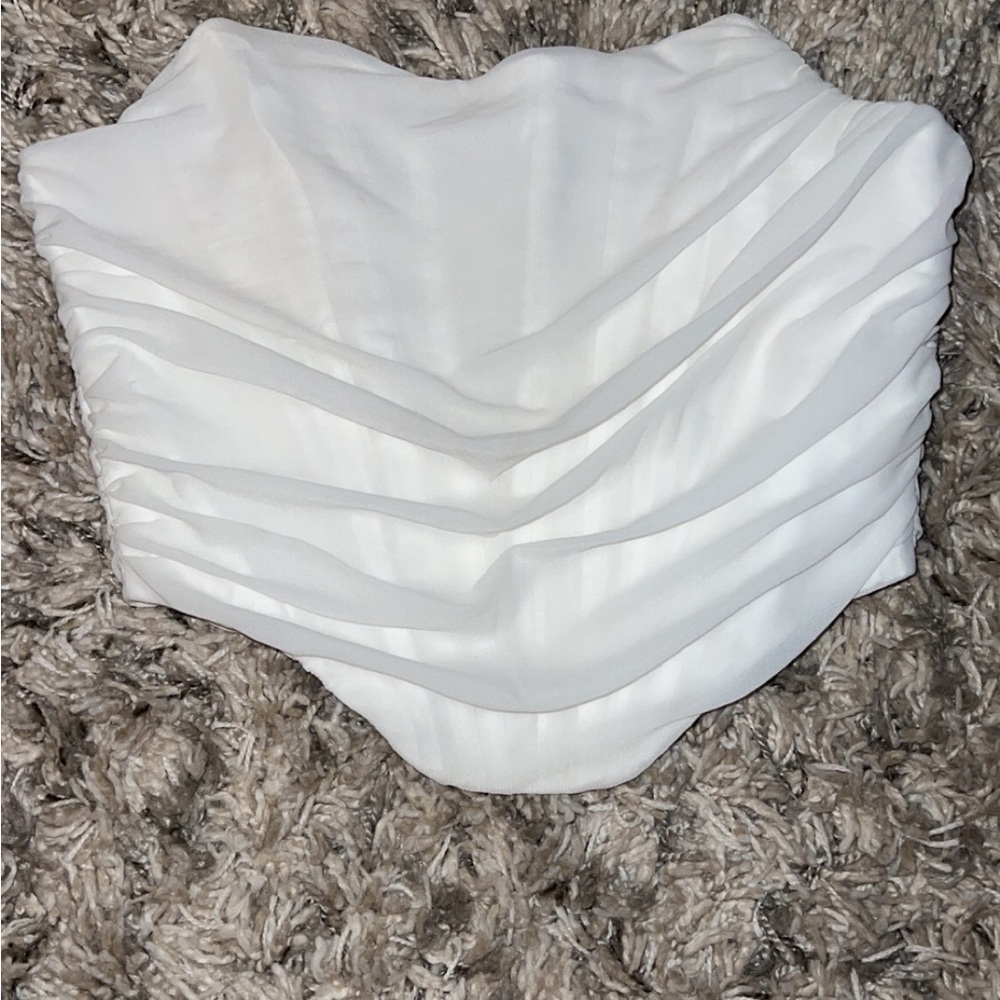 Elegant White Strapless top